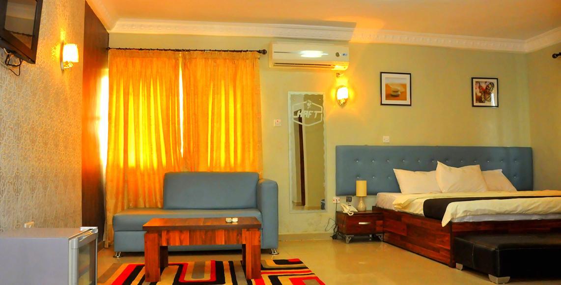 Royal Kaft Hotel Ikorodu 外观 照片